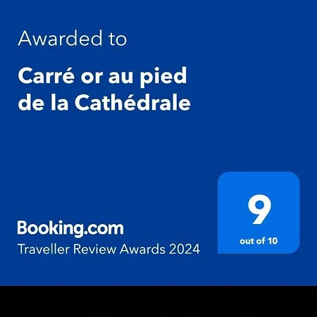 Carre Or Au Pied De La Cathedrale *